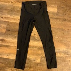 Under Armour compression leggings in size Medium.